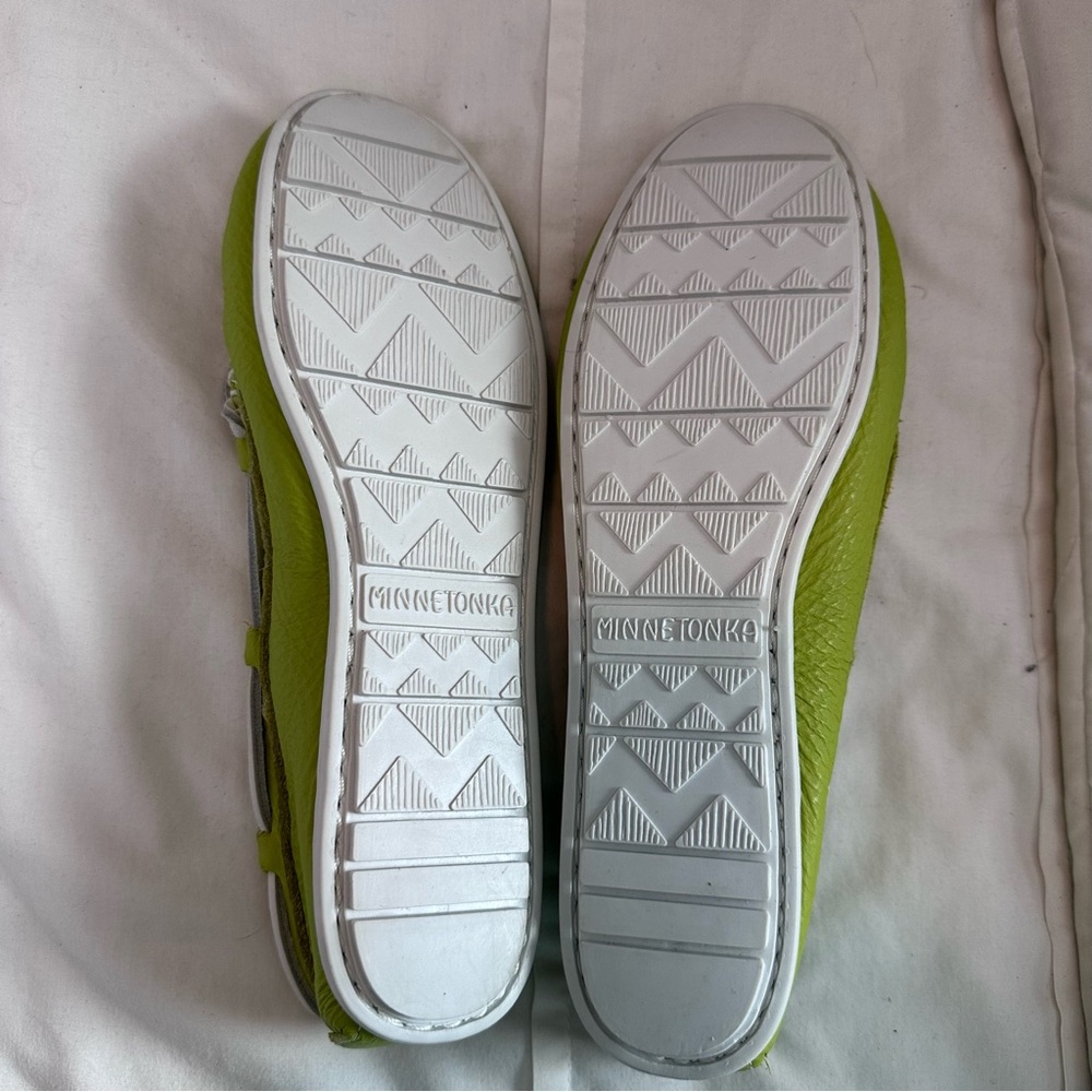 Minnetonka Lime Green Leather Moccasins Size 8 NWOT - Picture 5 of 6